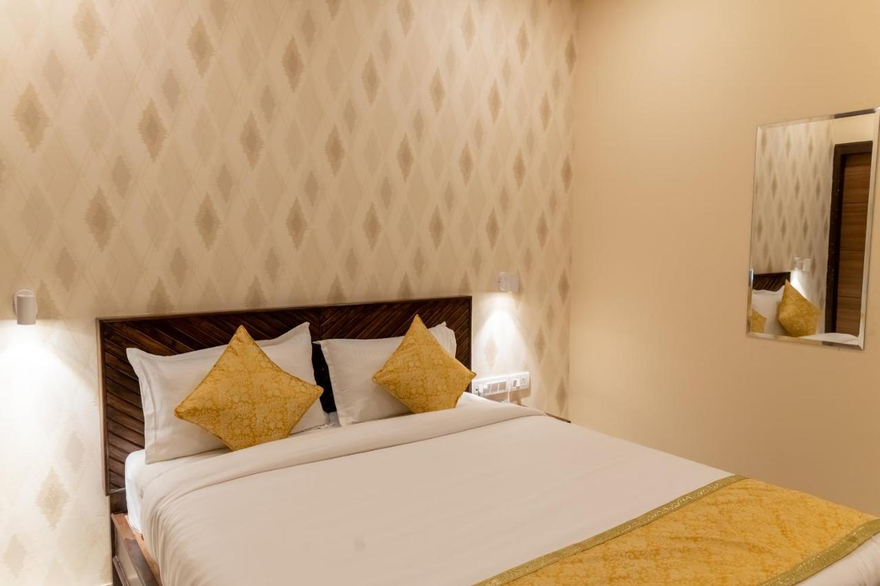 Vienna- A Boutique Hotel Джайпур Екстериор снимка